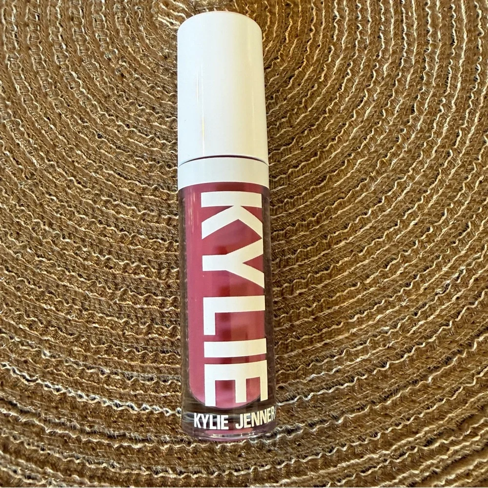 NEW KYLIE Cosmetics Plumping Lip Gloss in BERRY KISS